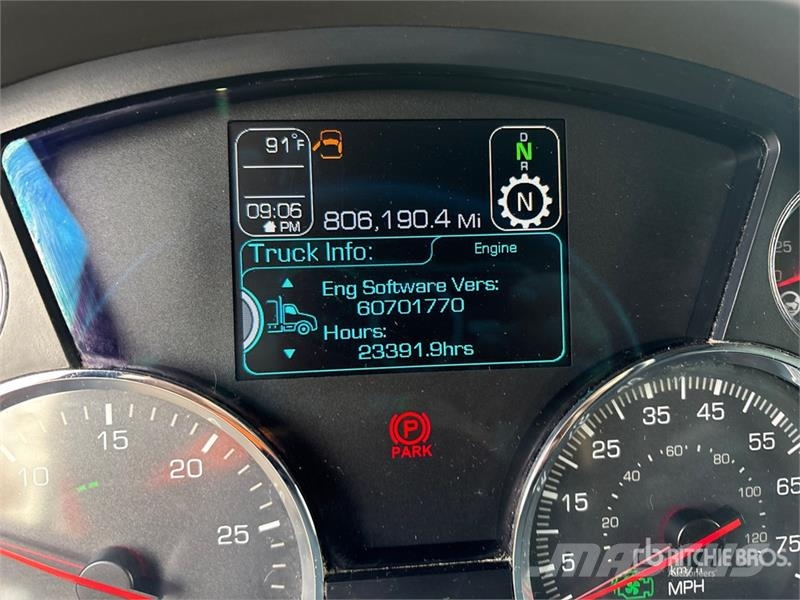 Kenworth T680 Тягачі