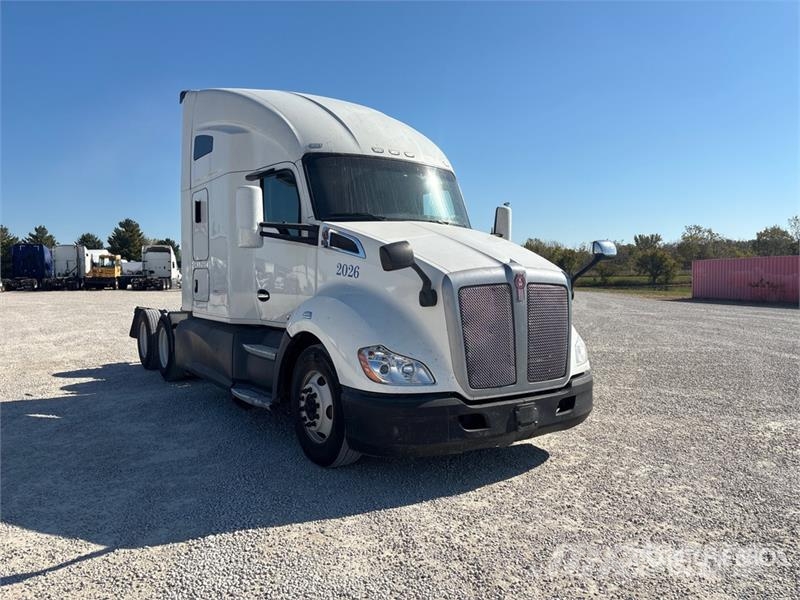 Kenworth T680 Vetopöytäautot
