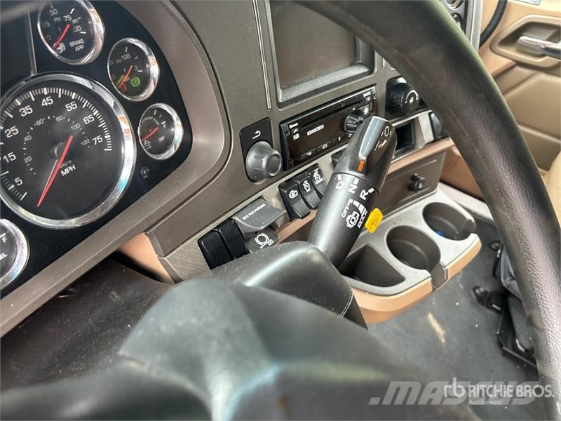 Kenworth T680 Vetopöytäautot