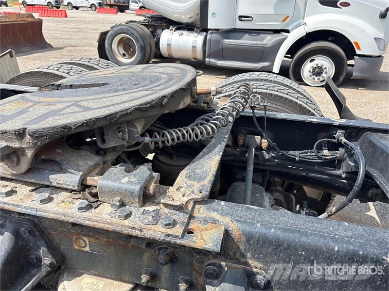 Kenworth T680 Тягачі