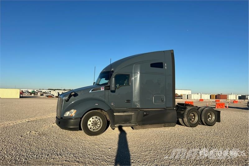 Kenworth T680 وحدات الجر