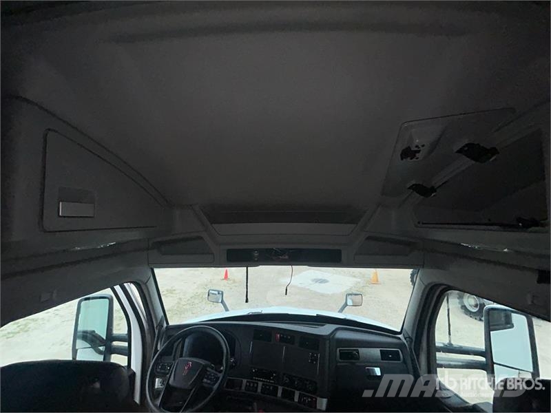 Kenworth T680 Tractor Units