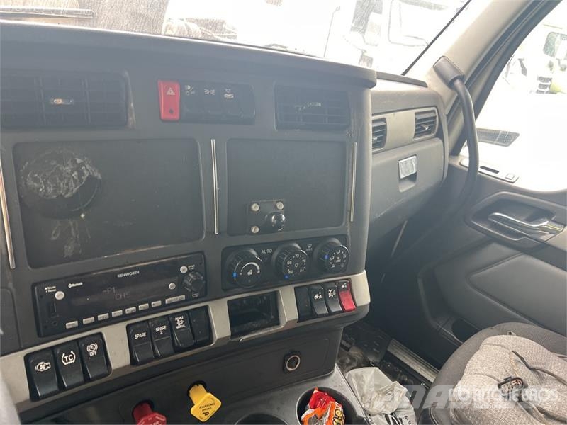 Kenworth T680 Vetopöytäautot