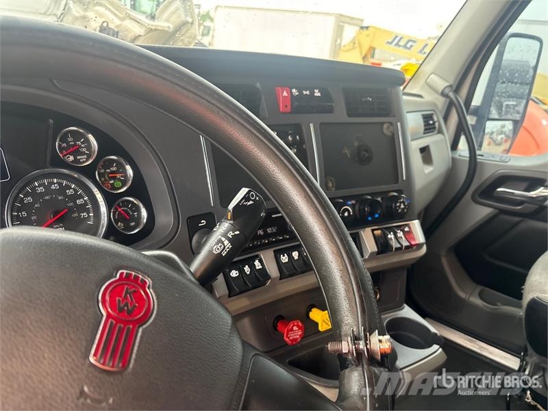 Kenworth T680 Vetopöytäautot