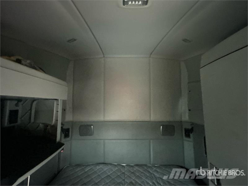 Kenworth T680 Тягачі