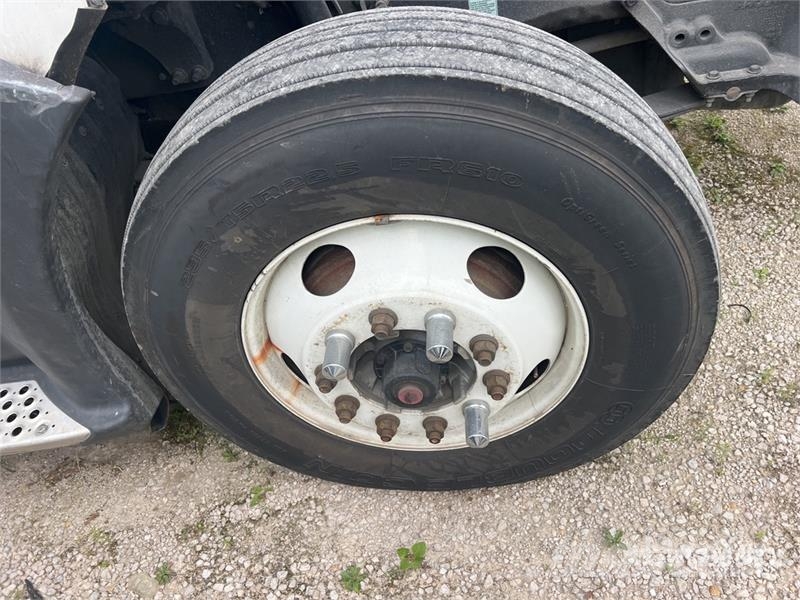Kenworth T680 Vetopöytäautot