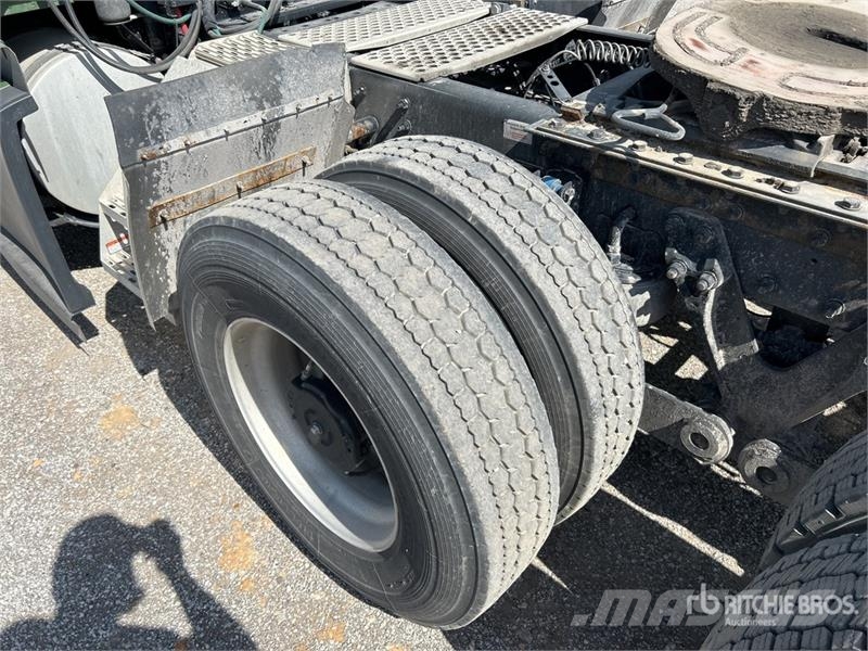 Kenworth T680 Тягачі