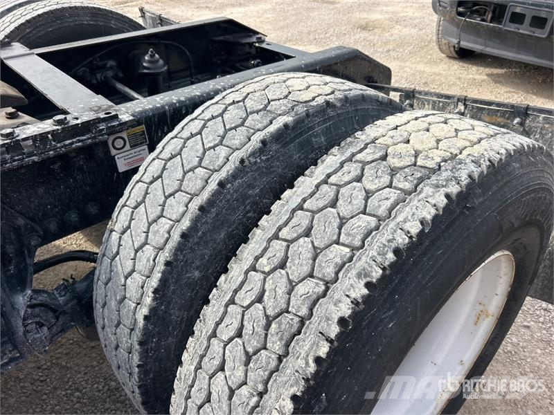 Kenworth T680 وحدات الجر