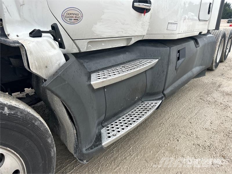 Kenworth T680 Тягачі