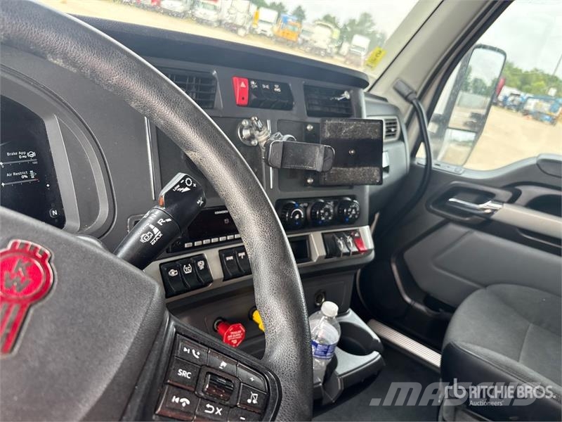 Kenworth T680 Vetopöytäautot