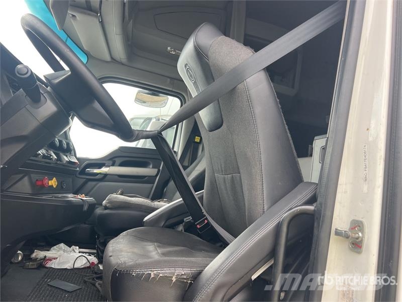 Kenworth T680 Vetopöytäautot