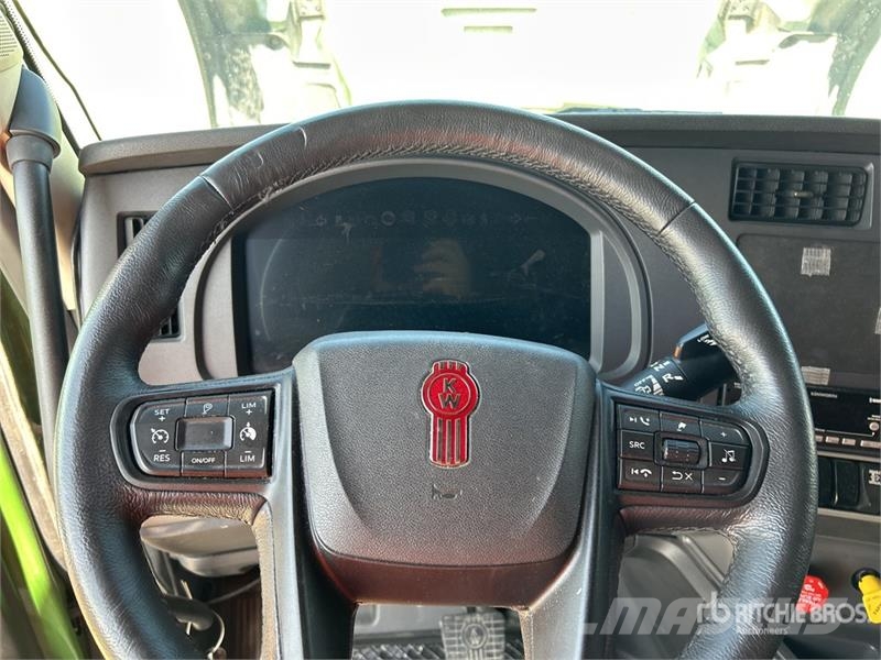 Kenworth T680 Тягачі