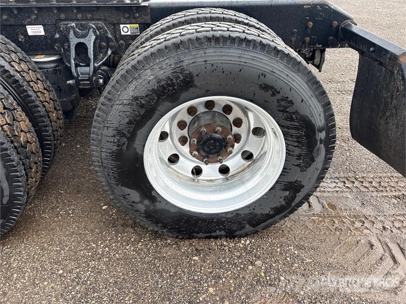 Kenworth T680 Autotractoare