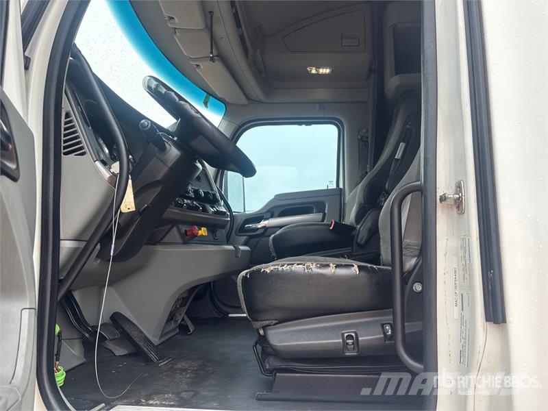 Kenworth T680 Vetopöytäautot