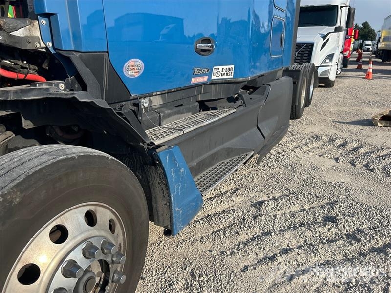 Kenworth T680 Naudoti vilkikai