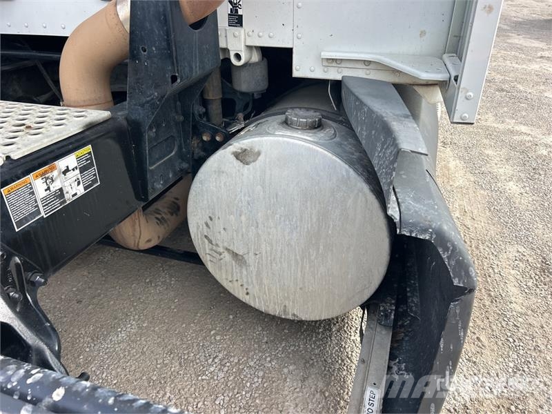 Kenworth T680 وحدات الجر