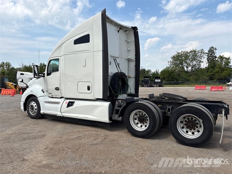 Kenworth T680 Тягачі