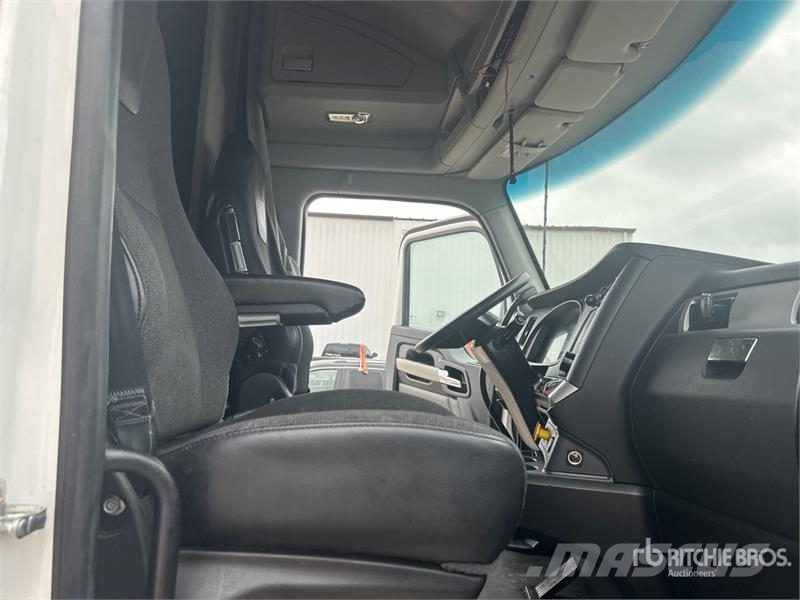 Kenworth T680 Tractor Units