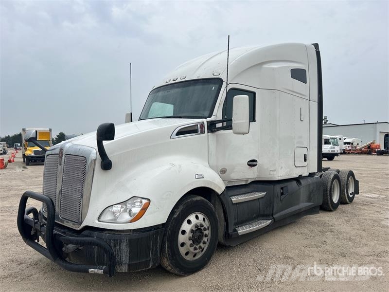 Kenworth T680 Тягачі