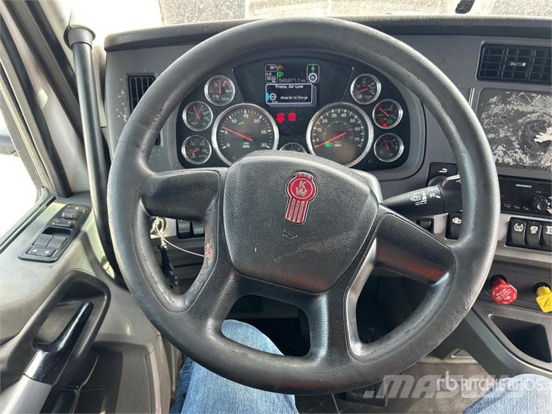 Kenworth T680 Vetopöytäautot