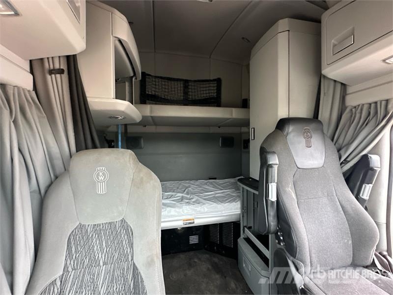 Kenworth T680 Тягачі