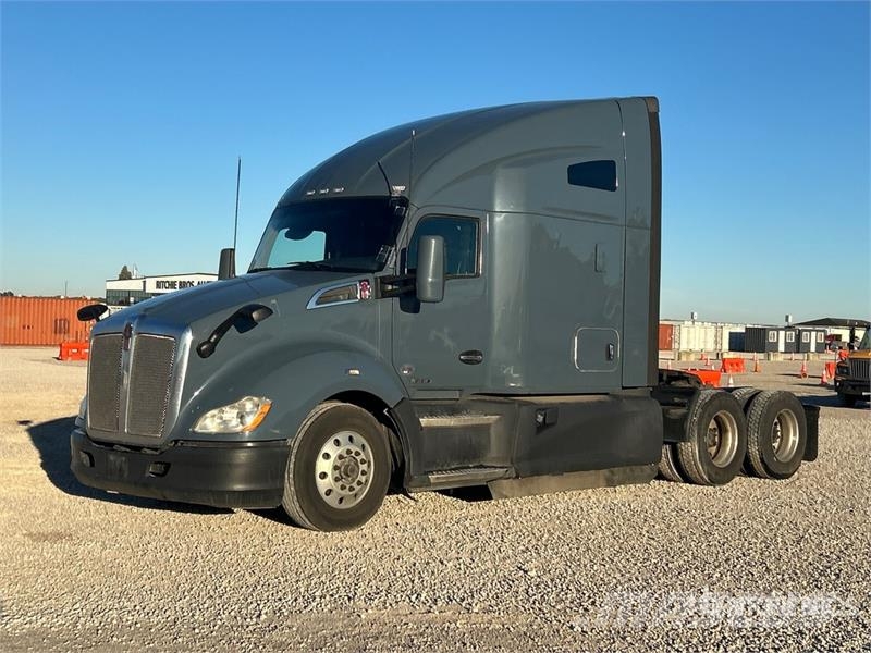 Kenworth T680 وحدات الجر