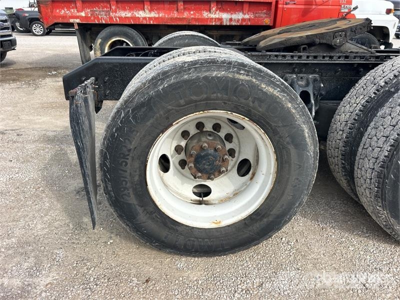 Kenworth T680 وحدات الجر