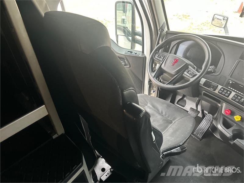 Kenworth T680 Tractor Units