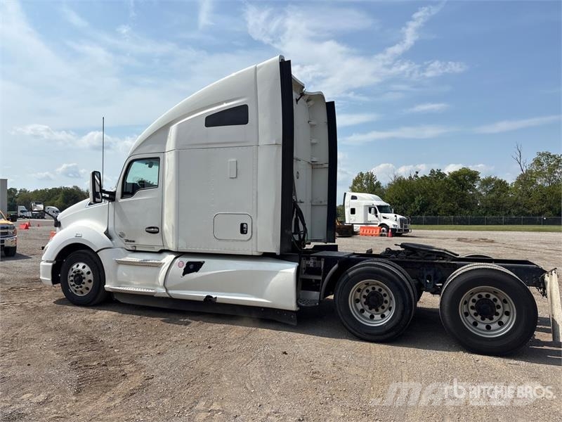 Kenworth T680 Тягачі