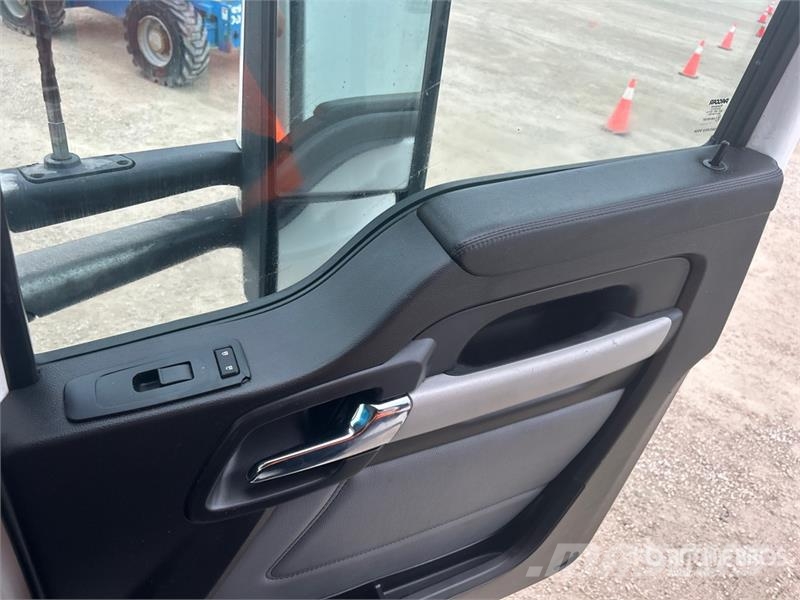 Kenworth T680 Tractor Units