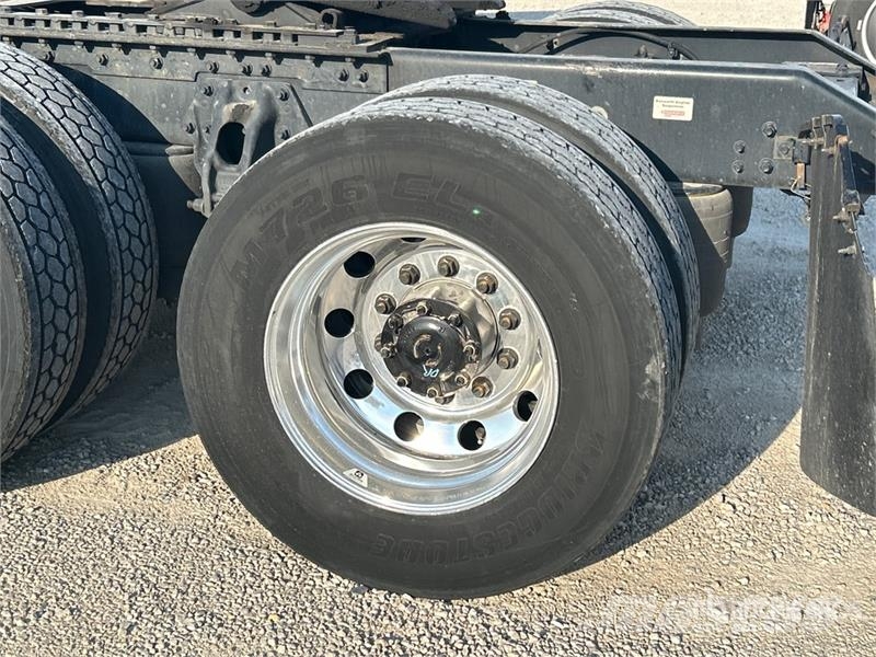 Kenworth T680 Naudoti vilkikai