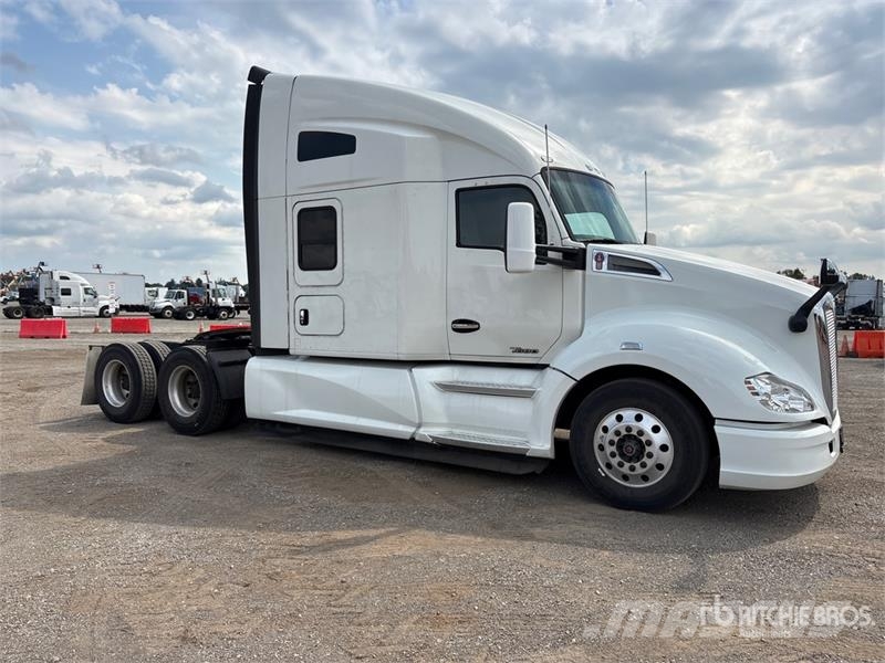 Kenworth T680 Тягачі
