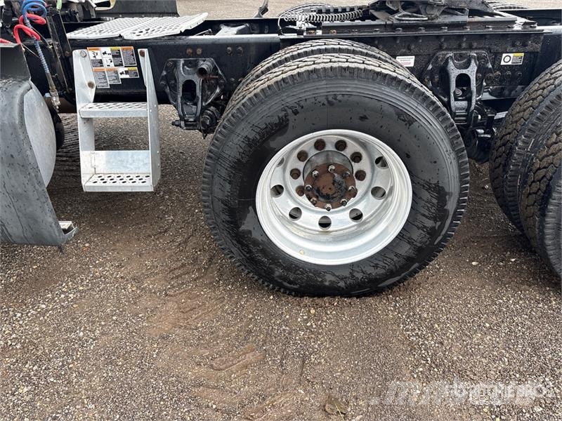 Kenworth T680 Autotractoare