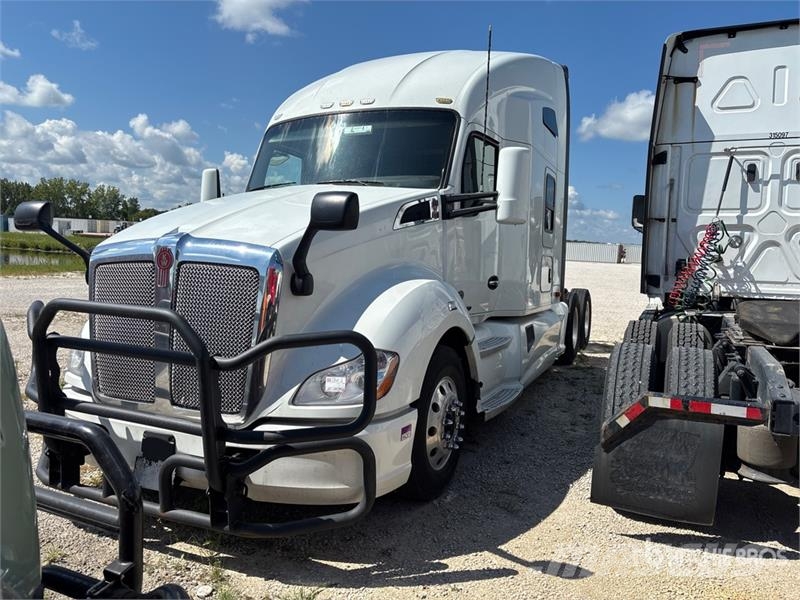 Kenworth T680 Tractor Units