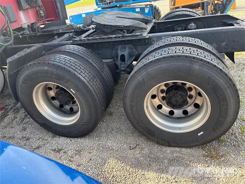 Kenworth T680 Vetopöytäautot
