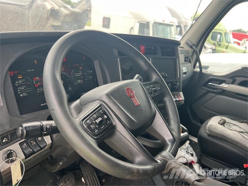 Kenworth T680 Vetopöytäautot