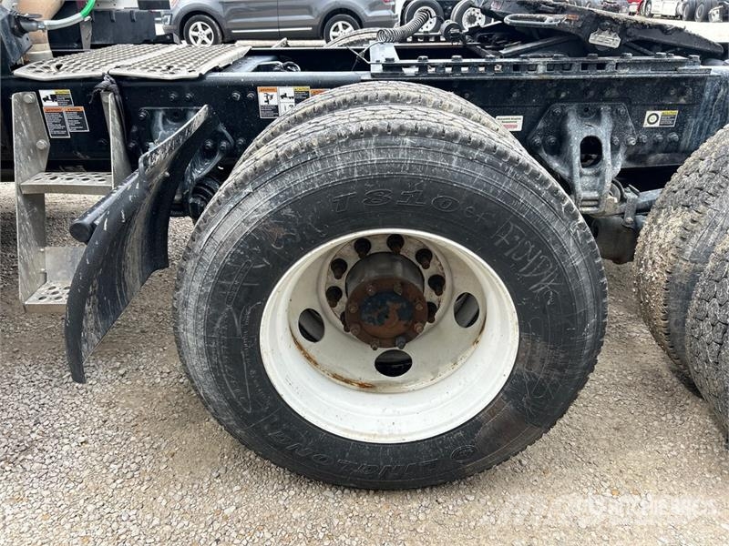 Kenworth T680 Vetopöytäautot