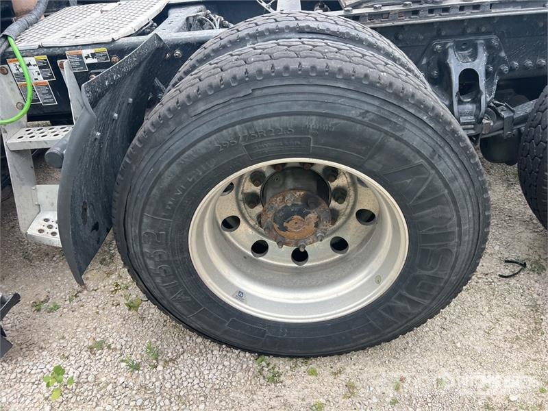 Kenworth T680 Vetopöytäautot