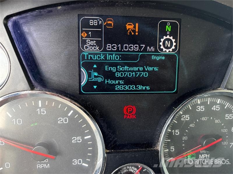 Kenworth T680 Тягачі