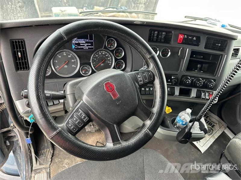 Kenworth T680 Тягачі