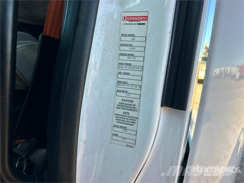Kenworth T680 4x2 S/A Day Cab Truck Tractor Vlačilci