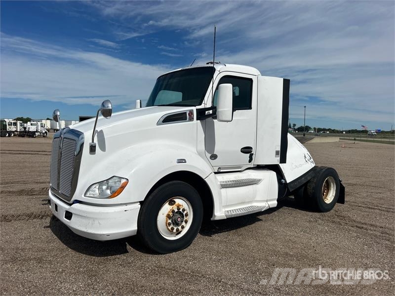 Kenworth T680 4x2 S/A Day Cab Truck Tractor Седельные тягачи