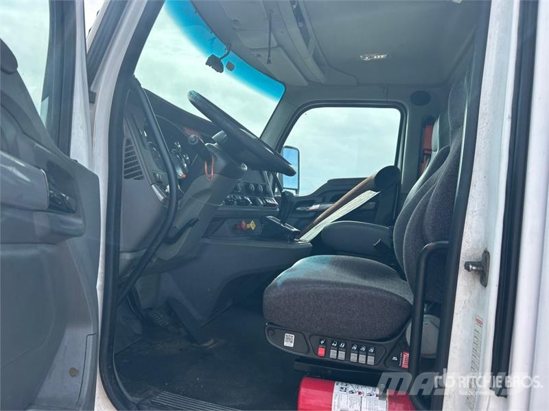Kenworth T680 4x2 S/A Day Cab Truck Tractor Седельные тягачи