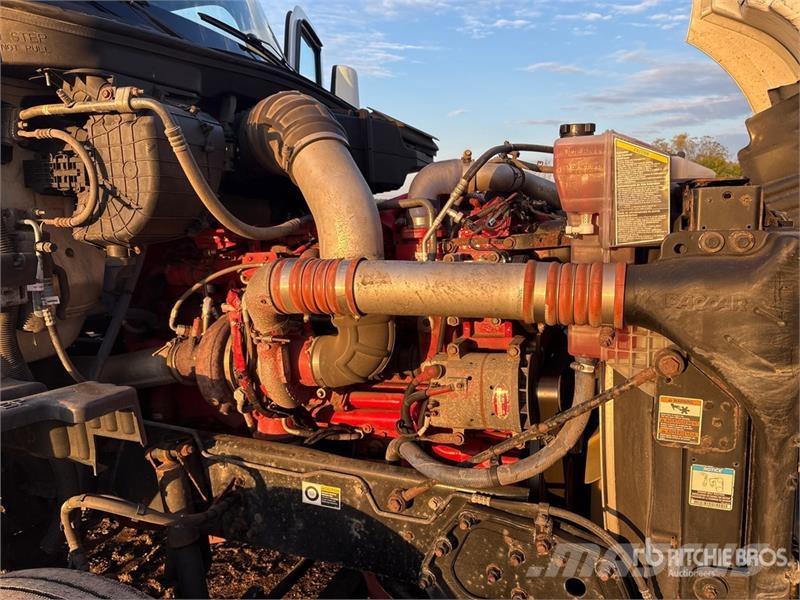 Kenworth T680 4x2 S/A Day Cab Truck Tractor Влекачи
