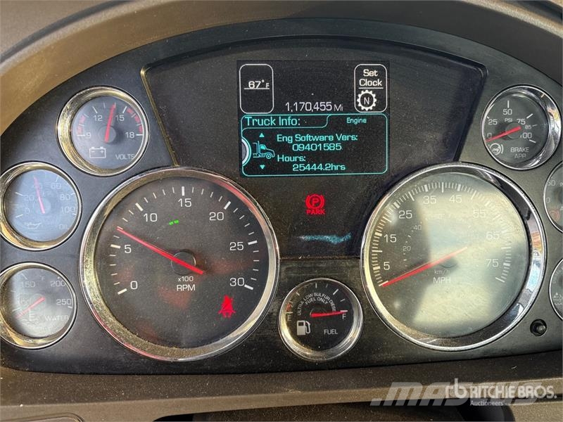 Kenworth T680 4x2 S/A Day Cab Truck Tractor Влекачи