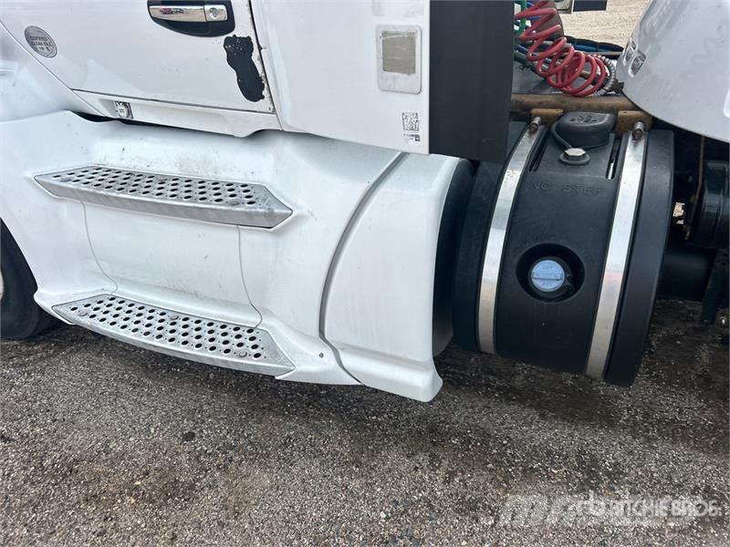 Kenworth T680 4x2 S/A Day Cab Truck Tractor Седельные тягачи