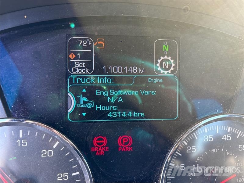 Kenworth T680 4x2 S/A Day Cab Truck Tractor Tractor Units