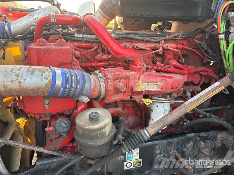 Kenworth T680 4x2 S/A Day Cab Truck Tractor Влекачи