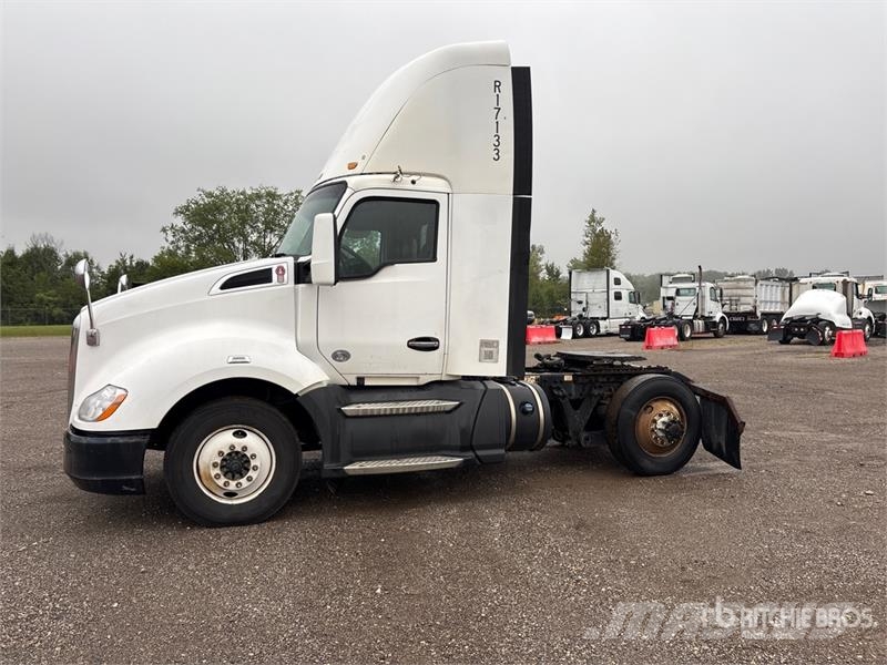 Kenworth T680 4x2 S/A Day Cab Truck Tractor Sadulveokid