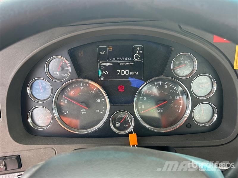 Kenworth T680 4x2 S/A Day Cab Truck Tractor Седельные тягачи